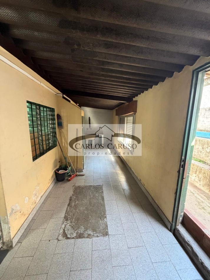 Casa en Venta- Segundo Sombra entre Av. Zapiola y S. Del Estero