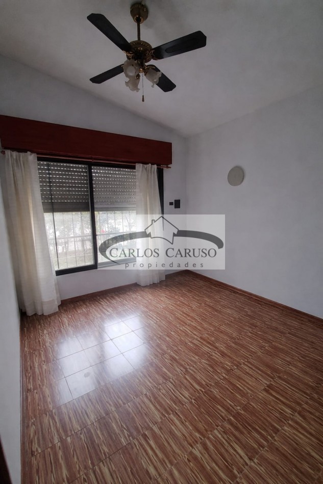 Casa en Venta- Mendoza entre Solis y Lobos