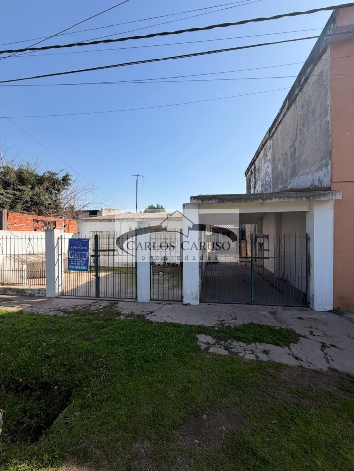 Casa en Venta- Segundo Sombra entre Av. Zapiola y S. Del Estero