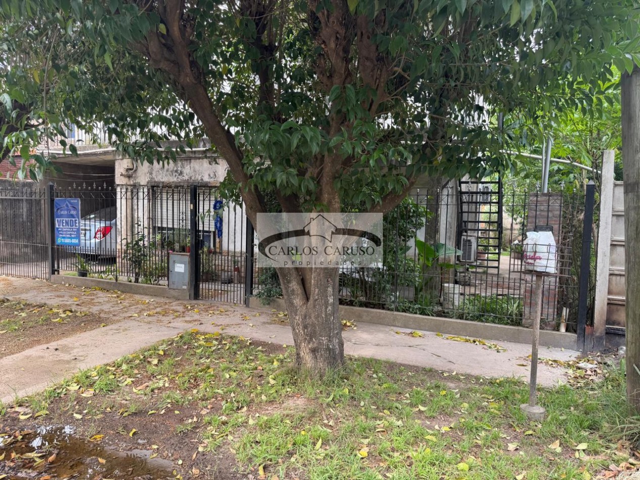 Casa en Venta- Belaustegui y Dean Funes