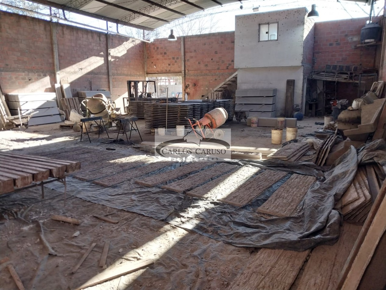 Galpon en Venta- Dean Funes y Da Vinci