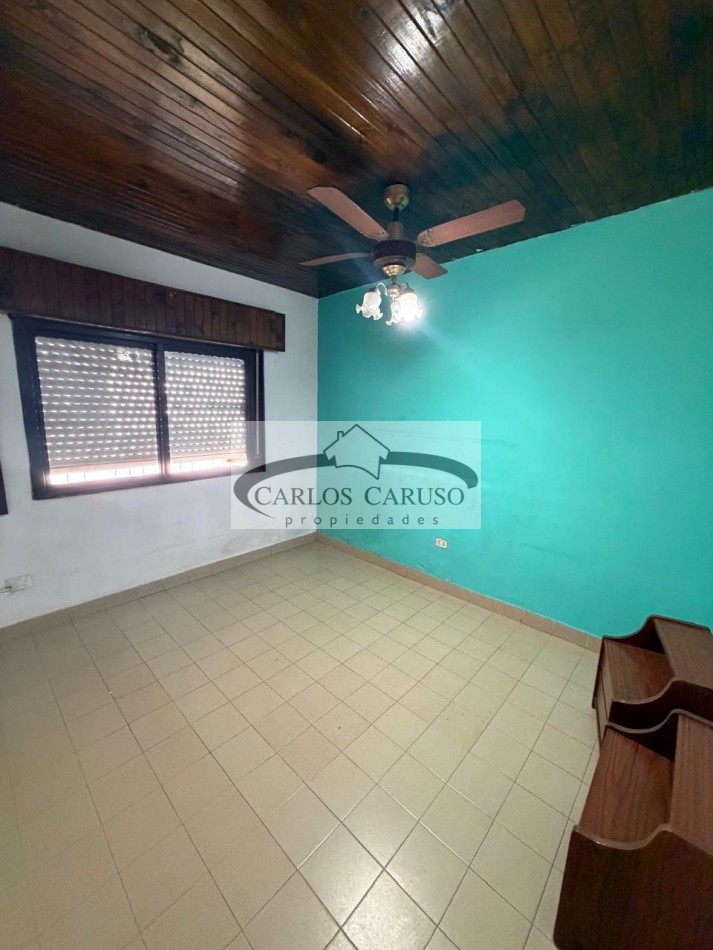 Casa en Venta- Segundo Sombra entre Av. Zapiola y S. Del Estero