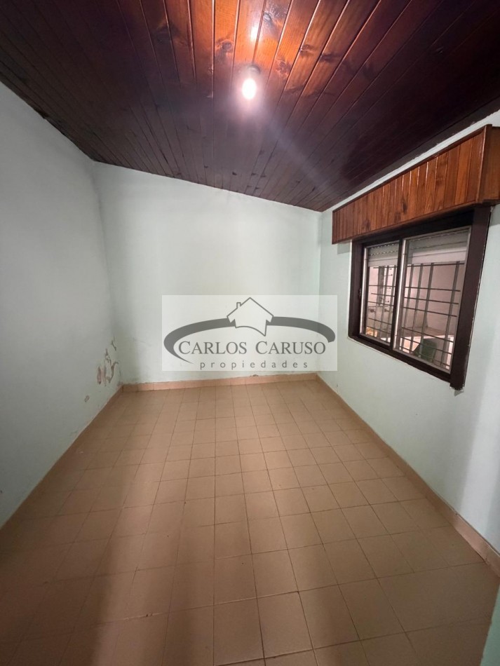 Casa en Venta- Segundo Sombra entre Av. Zapiola y S. Del Estero