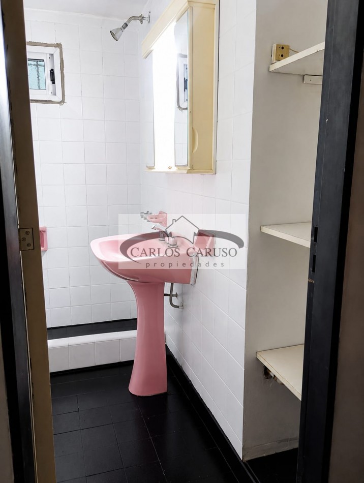 Casa en Venta- Mendoza entre Solis y Lobos
