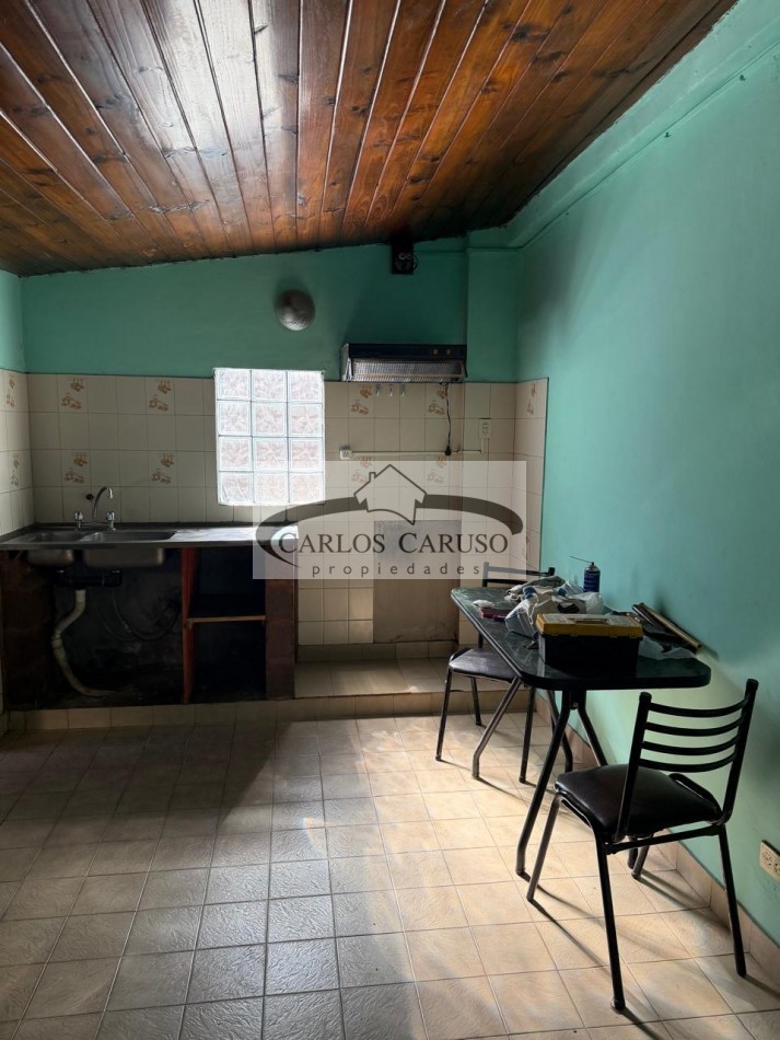 Casa en Venta- Segundo Sombra entre Av. Zapiola y S. Del Estero