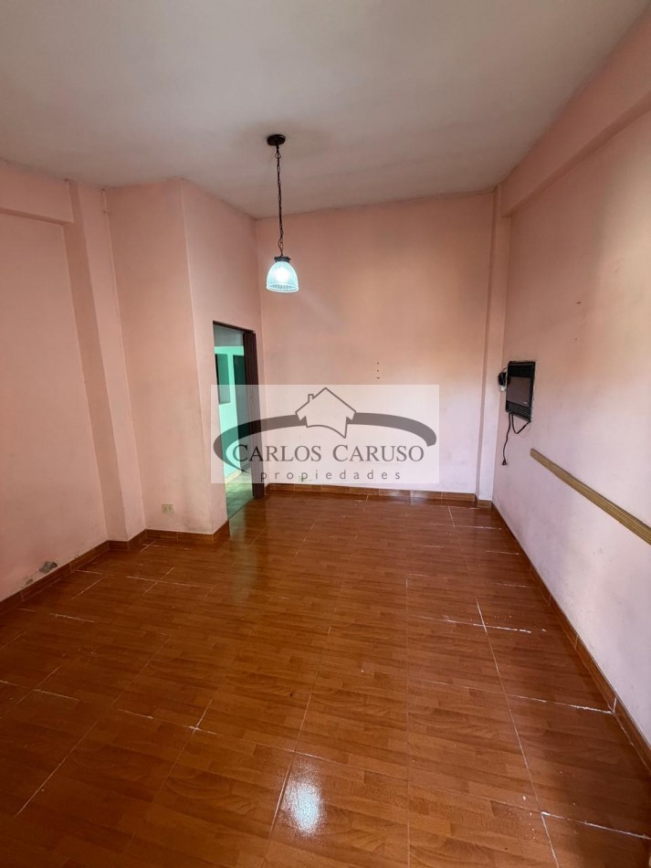 Casa en Venta- Segundo Sombra entre Av. Zapiola y S. Del Estero