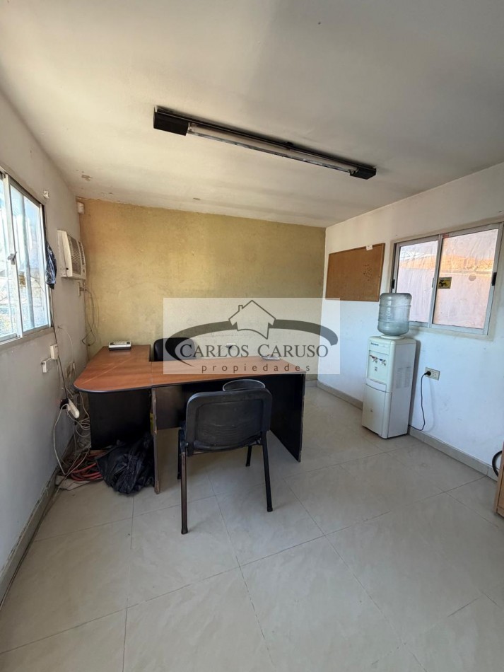 Galpon en Venta- Dean Funes y Da Vinci