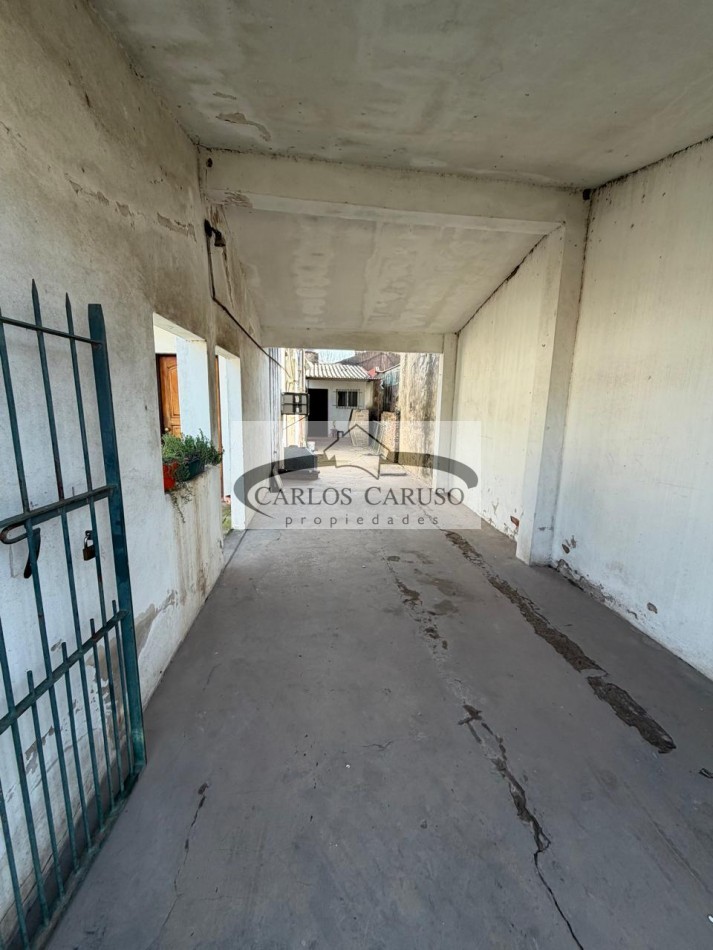 Casa en Venta- Segundo Sombra entre Av. Zapiola y S. Del Estero