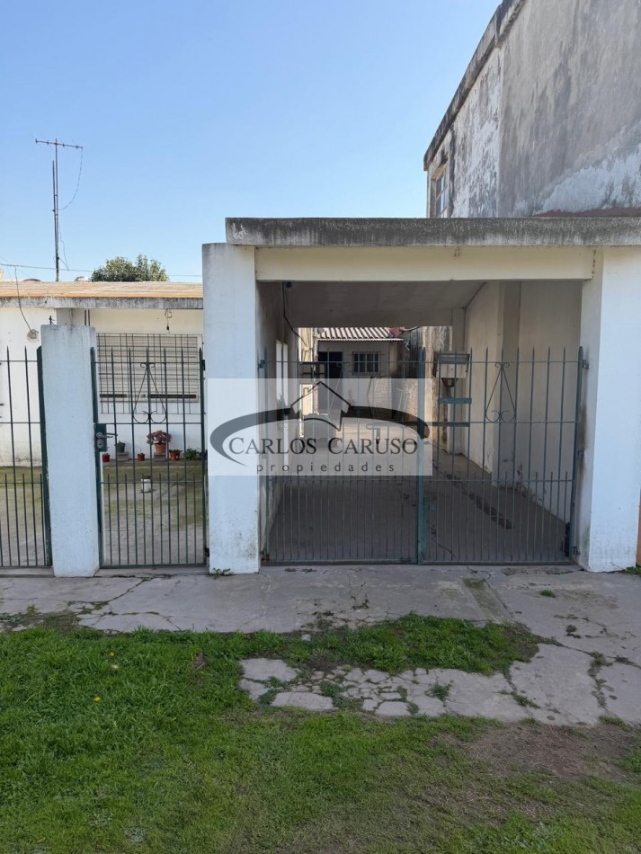 Casa en Venta- Segundo Sombra entre Av. Zapiola y S. Del Estero