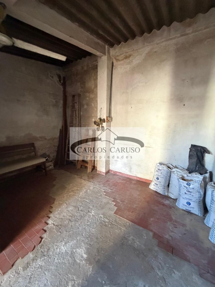 Casa en Venta- Segundo Sombra entre Av. Zapiola y S. Del Estero
