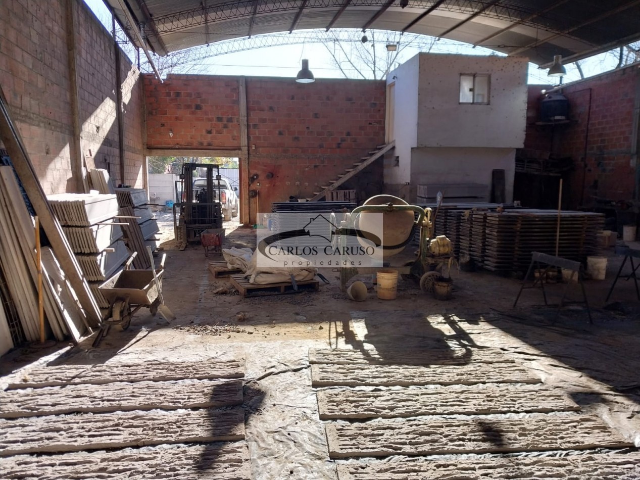 Galpon en Venta- Dean Funes y Da Vinci