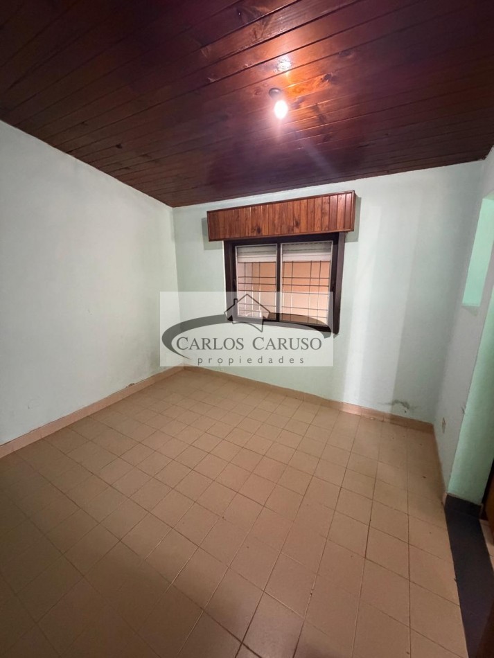 Casa en Venta- Segundo Sombra entre Av. Zapiola y S. Del Estero